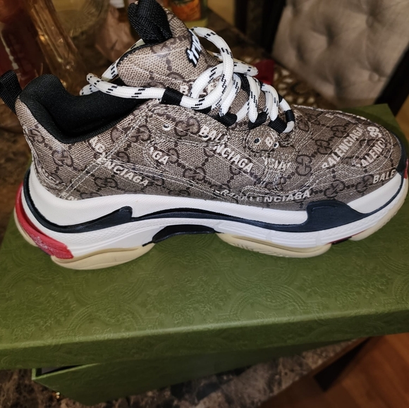 Triple S Gucci and Balenciaga Size 9 - Picture 4 of 5